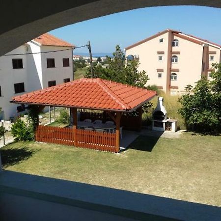 Apartmani Vibovec Lana 305 โลปาร์ ภายนอก รูปภาพ
